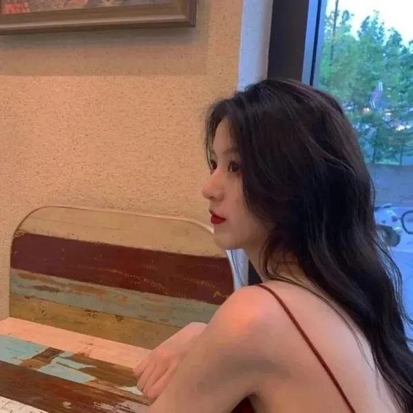 忧郁小妇人